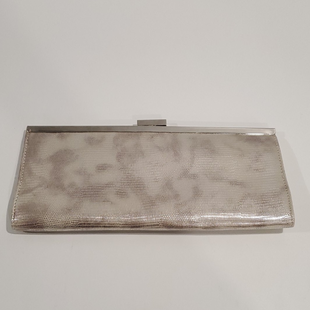 Le Chateau clutch